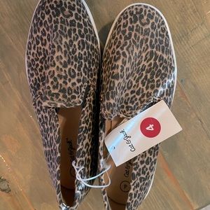 Girl slip on cat & jack shoes